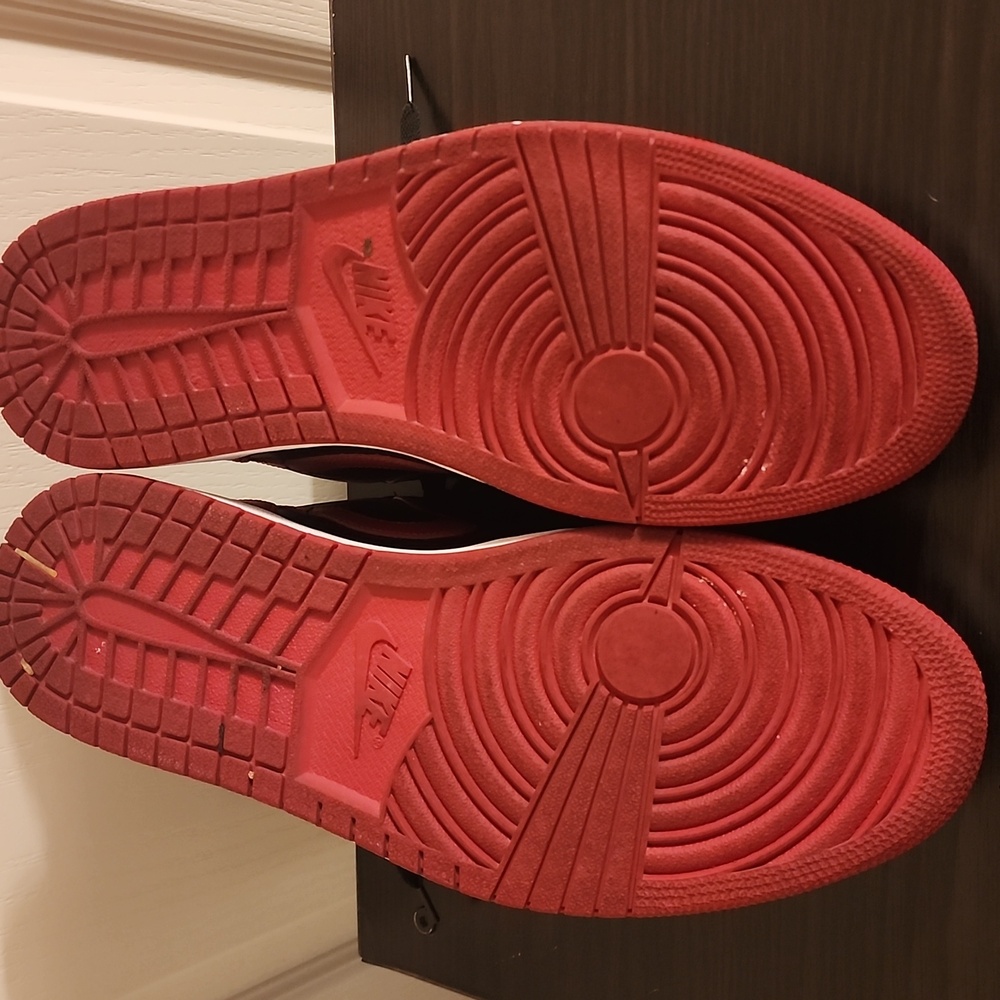 Jordan 1 Low "REVERSE BRED" - Picture 9 of 10